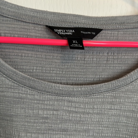 Simply Vera modern tee - Picture 2 of 3